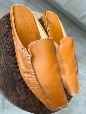 Tod's Tan Leather Slip-On Driving Loafers